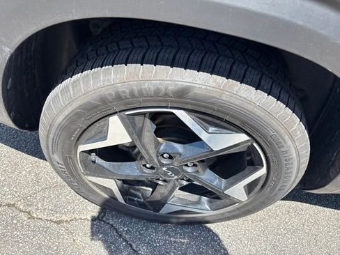 Used 2024 Kia Seltos EX FWD image 13