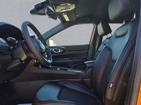 New 2026 Jeep Compass Latitude image 10