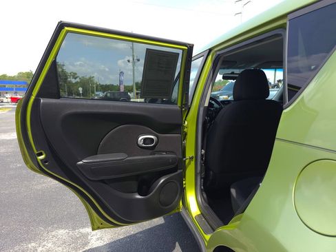 Used 2017 Kia Soul FWD image 11