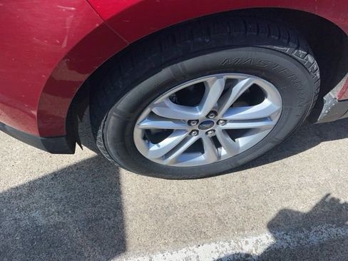 Used 2020 Ford Edge SEL w/ Convenience Package image 2