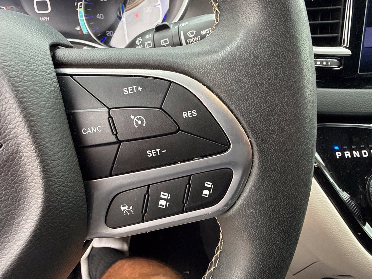 Used 2024 Chrysler Pacifica Touring-L FWD image 27