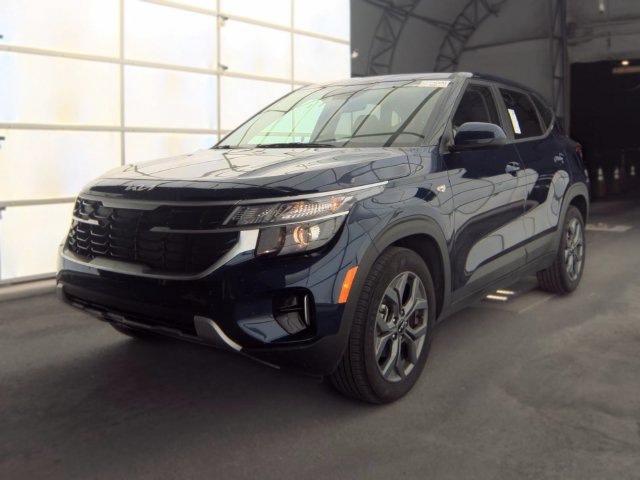 Used 2026 Kia Seltos LX FWD image 3