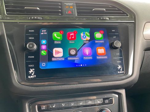 Used 2018 Volkswagen Tiguan SEL w/ R-Line Package image 76