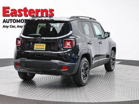 Used 2023 Jeep Renegade Latitude AWD/4WD image 5