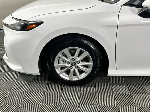 Used 2025 Toyota Camry LE image 11