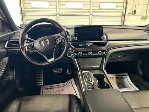 Used 2022 Honda Accord Sport image 4