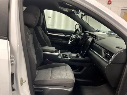 Used 2025 GMC Terrain Elevation image 11