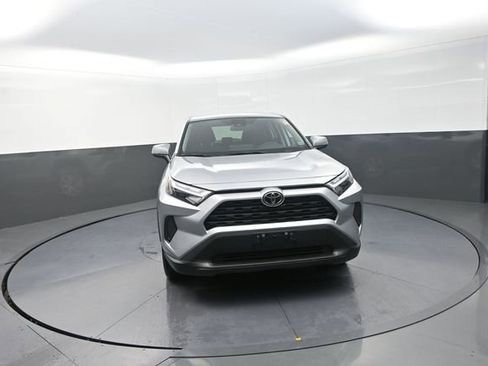 Used 2025 Toyota RAV4 LE AWD/4WD image 23