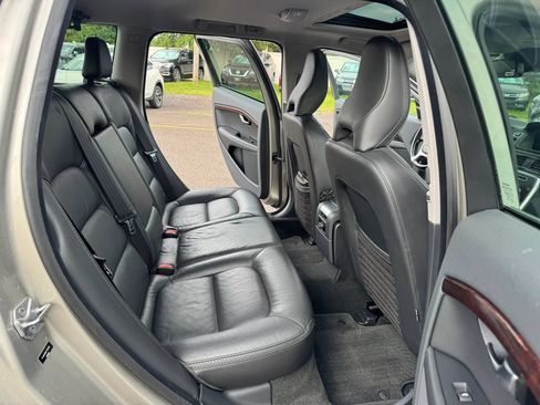 Used 2015 Volvo XC70 3.2 Premier AWD/4WD image 16
