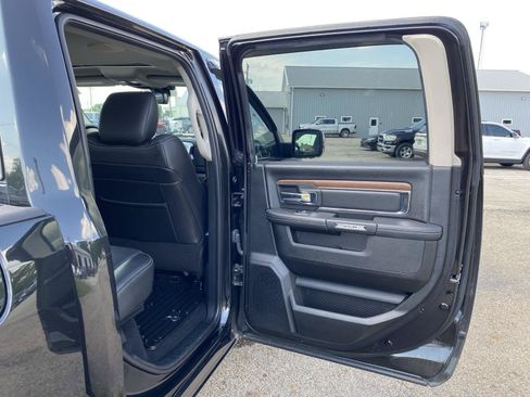 Used 2017 RAM 1500 Laramie w/ Convenience Group AWD/4WD image 38