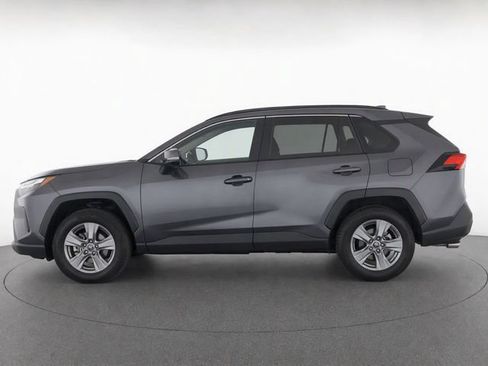Used 2025 Toyota RAV4 XLE AWD/4WD image 5