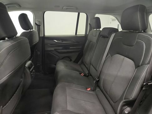 Used 2024 Jeep Grand Cherokee Laredo RWD image 22