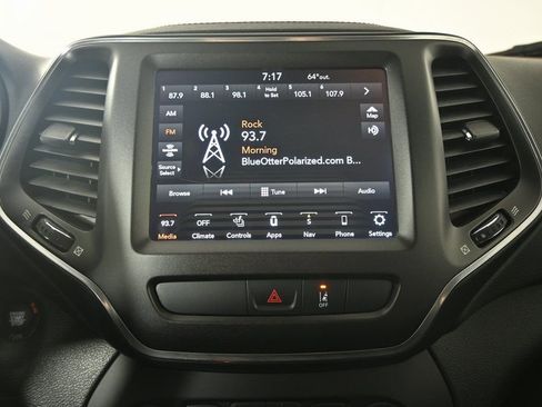 Used 2022 Jeep Cherokee Trailhawk w/ Sound & Nav Group image 26