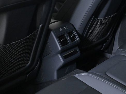 Used 2025 Audi Q5 Premium Plus w/ Premium Plus image 18