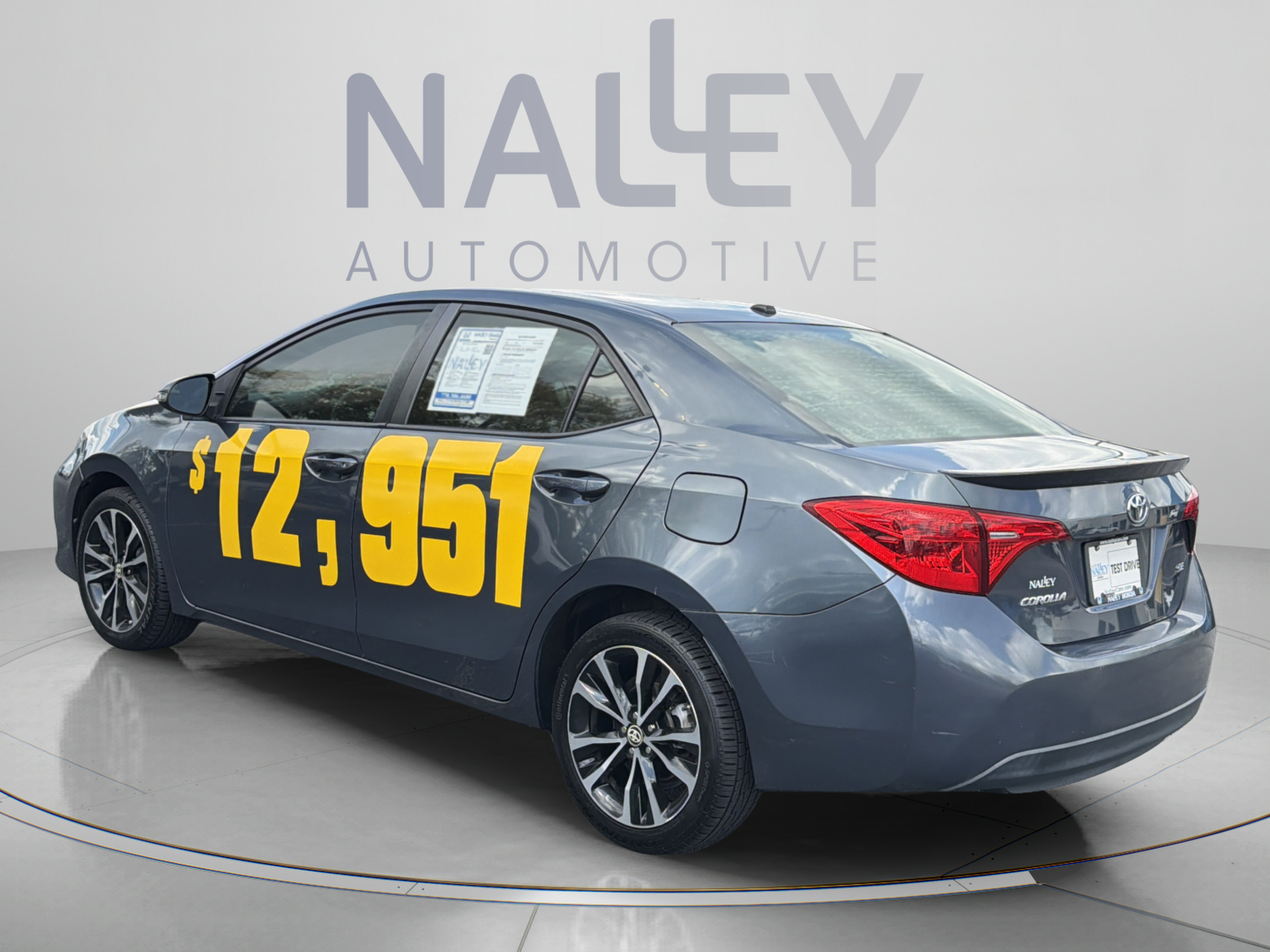 Used 2017 Toyota Corolla SE FWD image 3