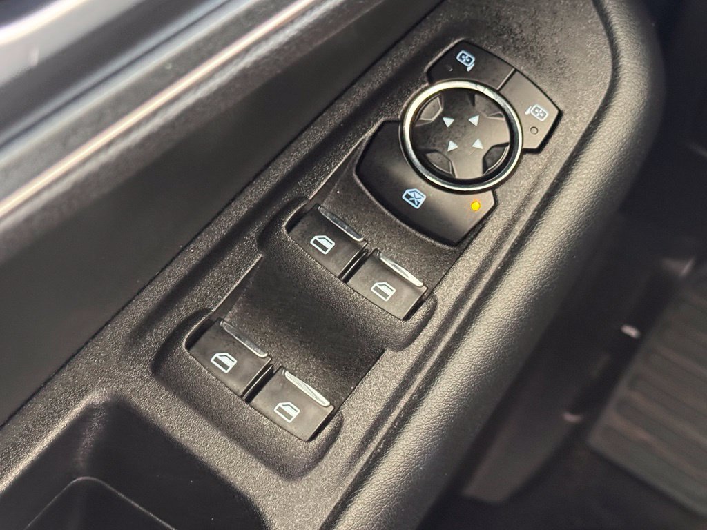 Used 2024 Ford Edge SEL AWD/4WD image 23
