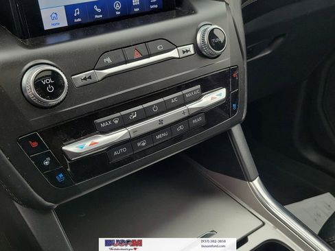 Used 2020 Ford Explorer Platinum w/ Premium Technology Package AWD/4WD image 30