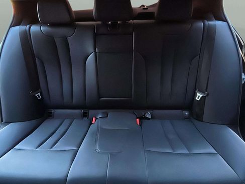 Used 2018 BMW 530i xDrive image 27