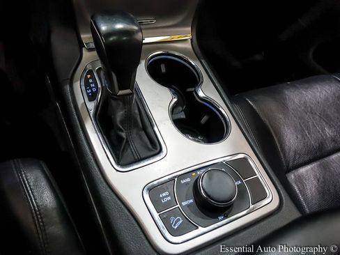 Used 2018 Jeep Grand Cherokee Limited w/ Luxury Group II image 26