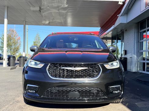 Used 2021 Chrysler Pacifica Pinnacle image 7