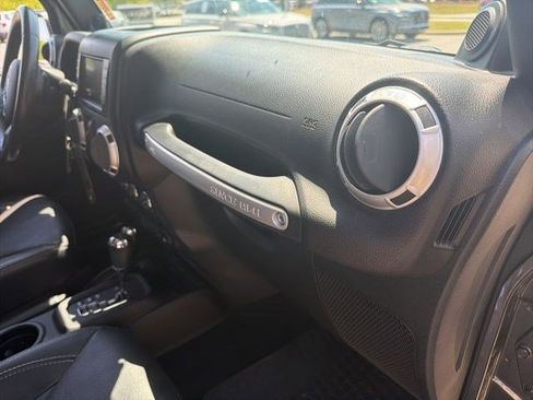 Used 2014 Jeep Wrangler Unlimited Sahara w/ Mopar Chrome Edition Group image 26