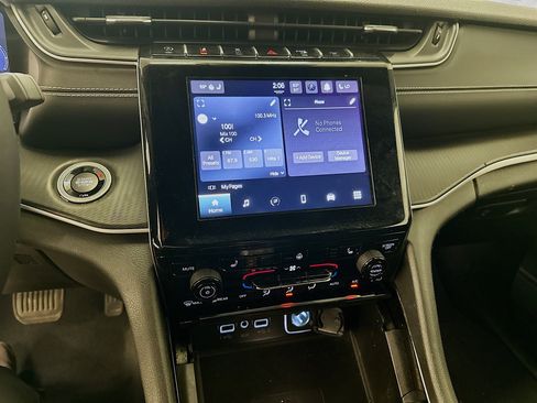 Used 2023 Jeep Grand Cherokee L Laredo AWD/4WD image 25