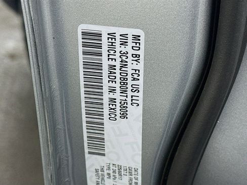 Used 2022 Jeep Compass Latitude image 12