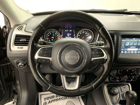 Used 2020 Jeep Compass Latitude w/ Cold Weather Group AWD/4WD image 12