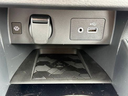 New 2025 Nissan Versa SV w/ Trunk Package image 27