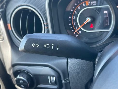 Used 2025 Jeep Gladiator Mojave w/ Convenience Group AWD/4WD image 46