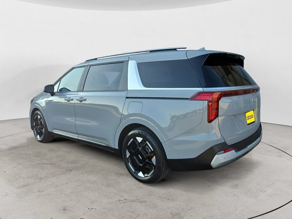 Used 2026 Kia Carnival EX FWD image 11