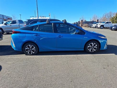 Used 2017 Toyota Prius Prime Premium image 7