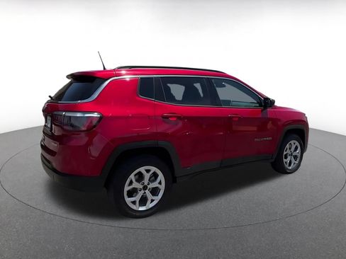 Used 2025 Jeep Compass Latitude AWD/4WD image 15