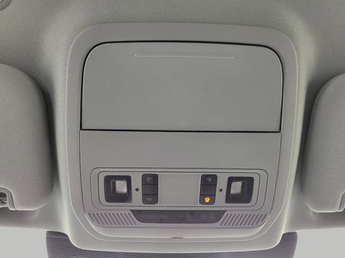 Used 2023 Ford Explorer XLT w/ Equipment Group 202A image 18