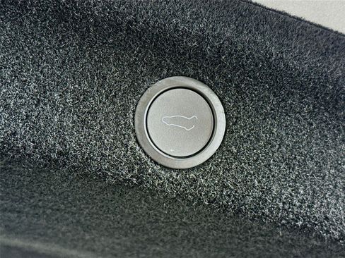 Used 2026 Tesla Model Y 2WD image 21