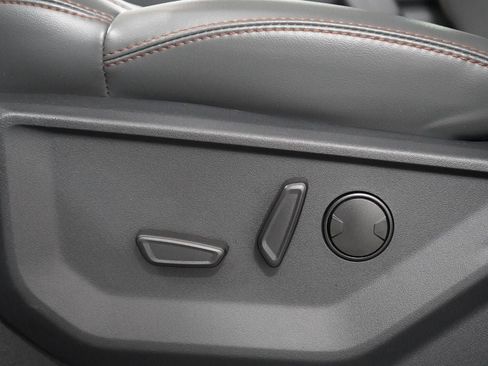 Certified 2025 Ford Expedition Active AWD/4WD image 15