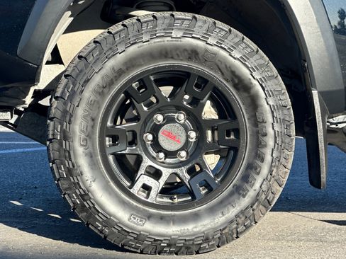 Used 2019 Toyota Tacoma TRD Off-Road image 22