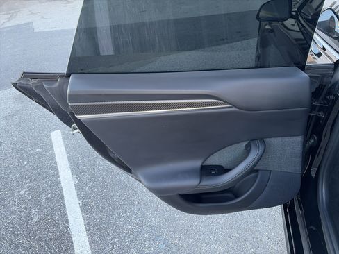 Used 2022 Tesla Model S Plaid image 14