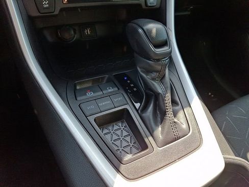 Used 2024 Toyota RAV4 XLE FWD image 14