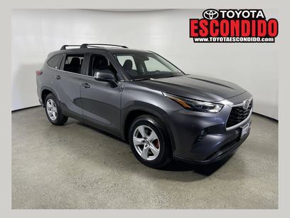 Used 2022 Toyota Highlander LE
