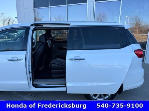 Used 2019 Kia Sedona EX w/ EX Premium Package image 16