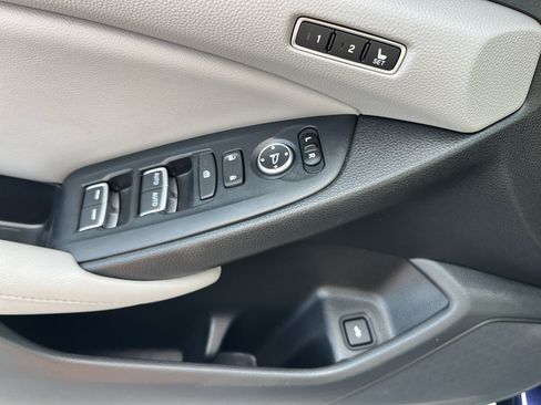 Used 2018 Honda Accord Touring image 11