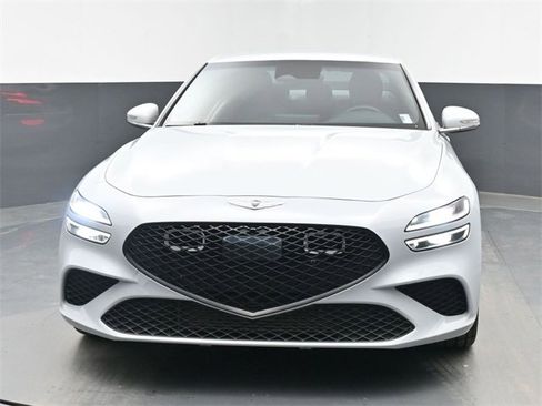 Used 2022 Genesis G70 2.0T image 5