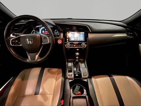 Used 2017 Honda Civic Touring image 7