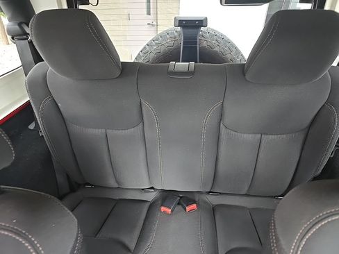 Used 2014 Jeep Wrangler Sahara w/ Connectivity Group AWD/4WD image 9