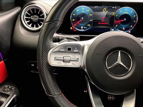 Used 2022 Mercedes-Benz GLB 250 image 23