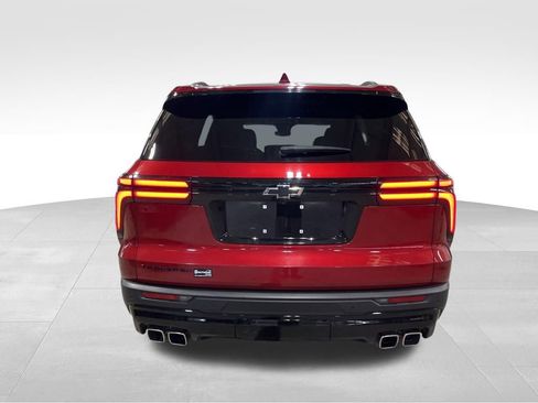 Used 2025 Chevrolet Traverse LT w/ Midnight/Sport Edition FWD image 4
