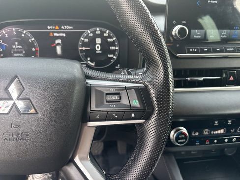 Used 2023 Mitsubishi Outlander SEL AWD/4WD image 18
