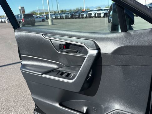 Used 2025 Toyota RAV4 LE AWD/4WD image 12