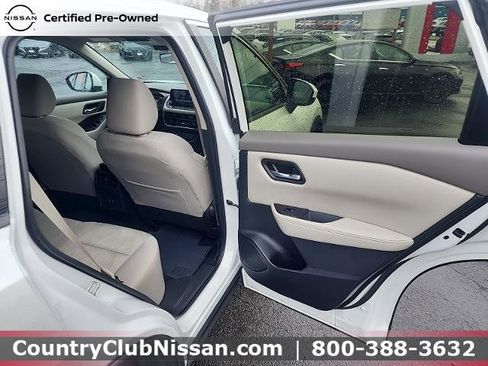 Certified 2024 Nissan Rogue SV image 29